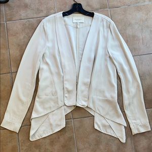 BCBGMaxAzria RUNWAY light gleaming grey blazer